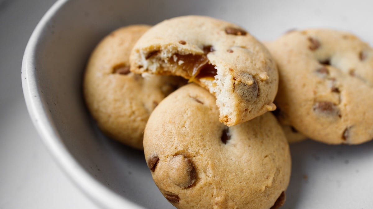 Cookies fourrés au caramel fondant