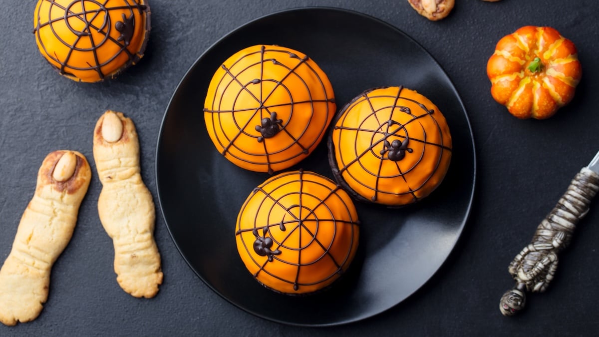 Cupcakes toiles d'araignée au chocolat pour Halloween