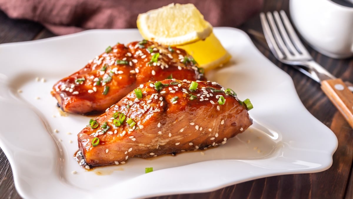 Saumon croustillant au sésame et riz coco-citronnelle