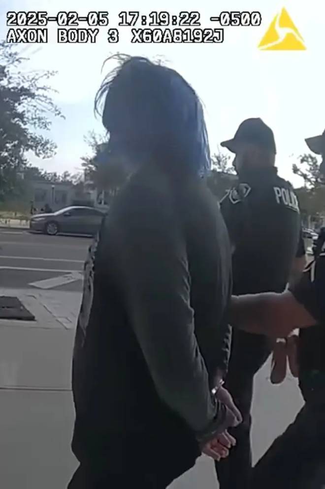 Jarrett Vick menott&eacute; par les policiers