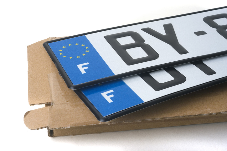 Plaques d'immatriculations neuves 