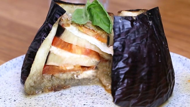 Aubergine farcie &agrave; la tomate et &agrave; la mozzarella