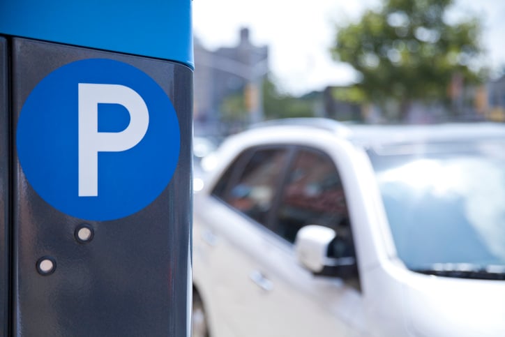 Borne de paiement de stationnement dans un parking