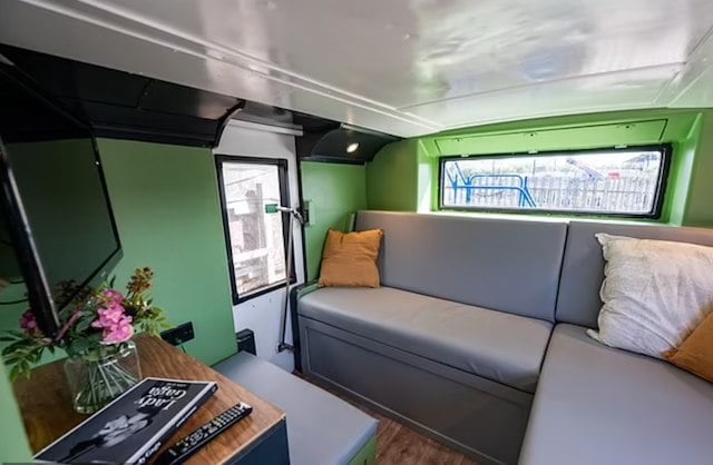 Capture d'écran montrant l'intérieur du bus