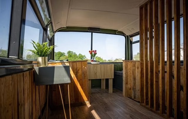 Capture d'écran montrant l'intérieur du bus