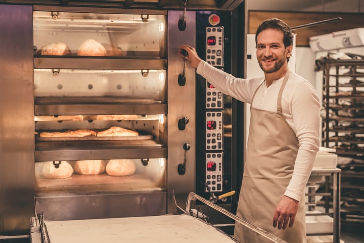 Un boulanger en supermarché
