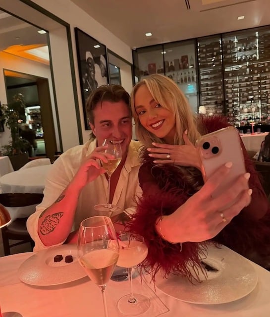 Annie Knight et son fiancé 