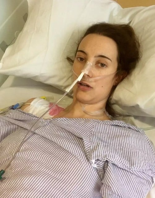 Rebecca Hind lors de son hospitalisation  