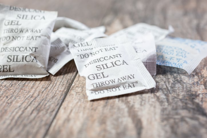 Des sachets de silice