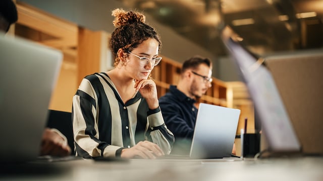 Employés dans un bureau