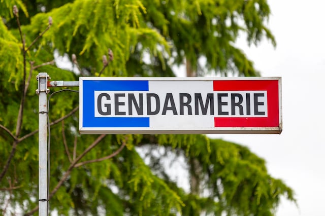 Panneau gendarmerie 