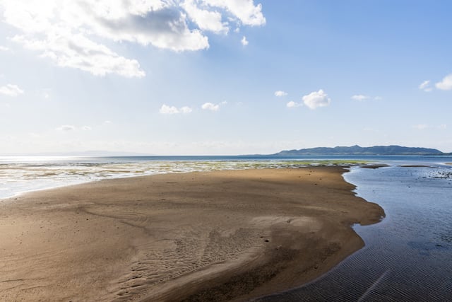 Plage située à Okinawa (Japon)