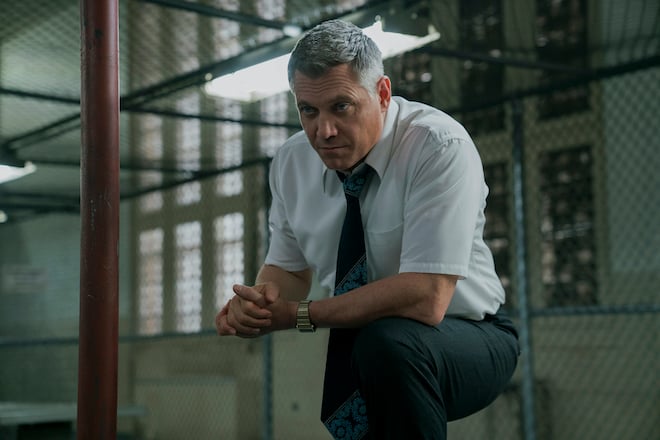 Holt McCallany dans la série Mindhunter