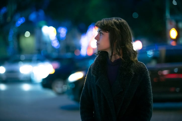 Une femme seule la nuit
