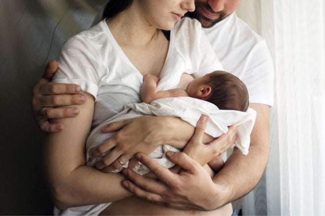 Des parents avec leur enfant