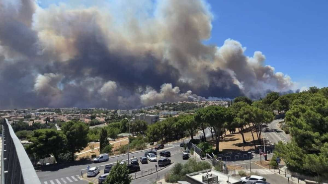 La fumée près de Marseille