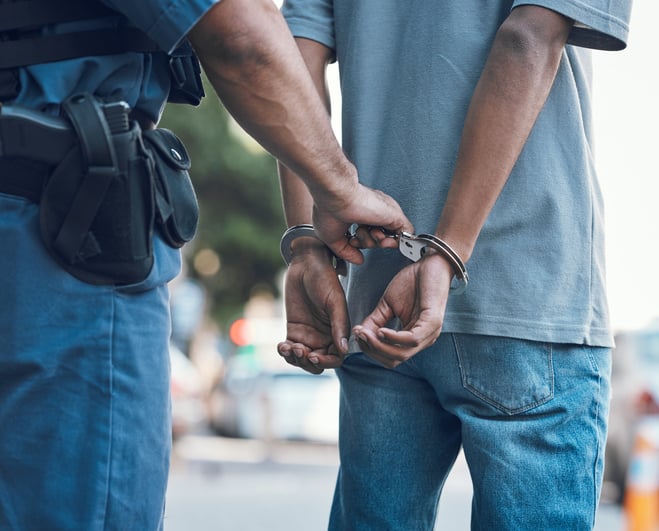 Un homme est arrêté après avoir commis un délit