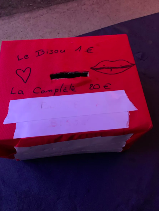 Une urne polémique au bal des Pompiers