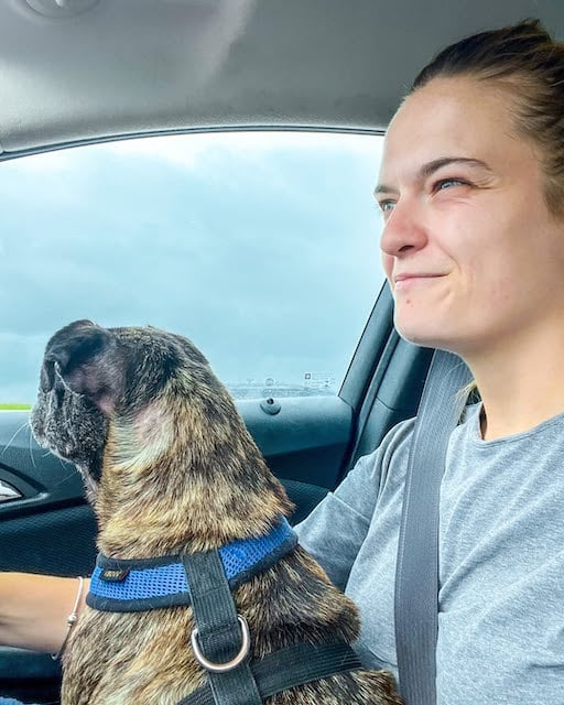 Retrouvailles entre Blue et sa maîtresse 