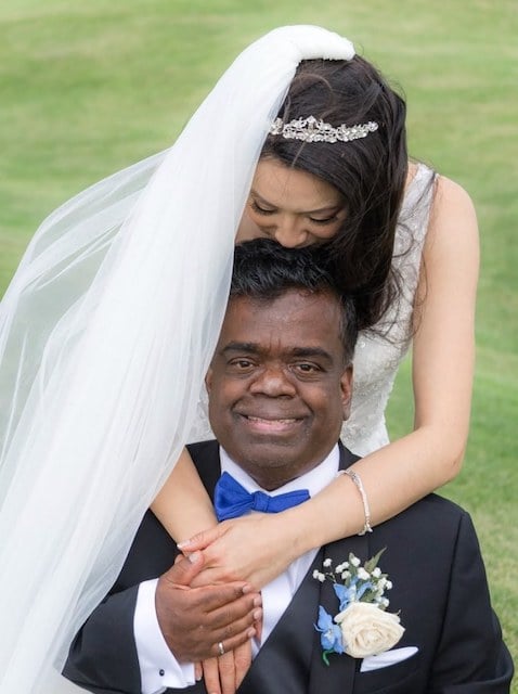 Tim Mutoo et Anita Wing le jour de leur mariage 