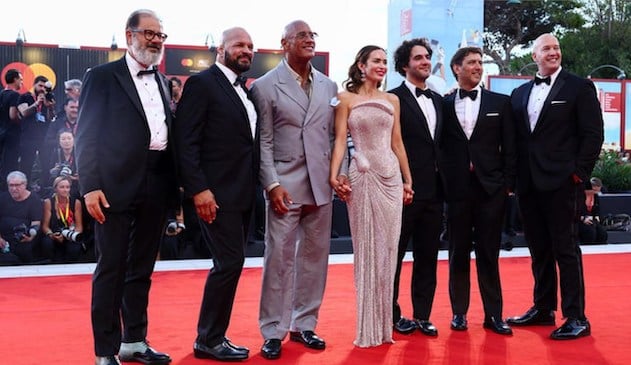 L'équipe du film sur le tapis rouge de la Mostra de Venise