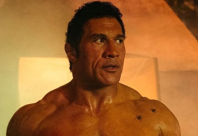Dwayne Johnson dans le rôle de Mark Kerr dans The Smashing Machine