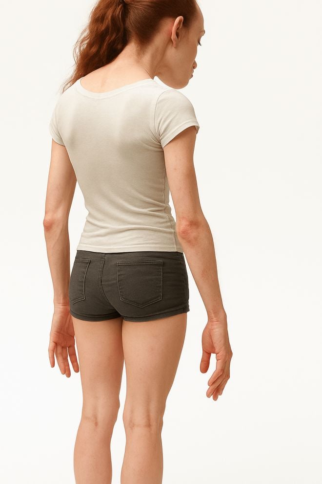 La posture d'Ava