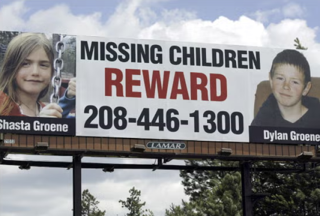 Un panneau pour signaler la disparition de Shasta et Dylan