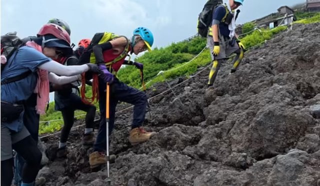 Kokichi Akuzawa lors de son ascension vers le mont Fuji