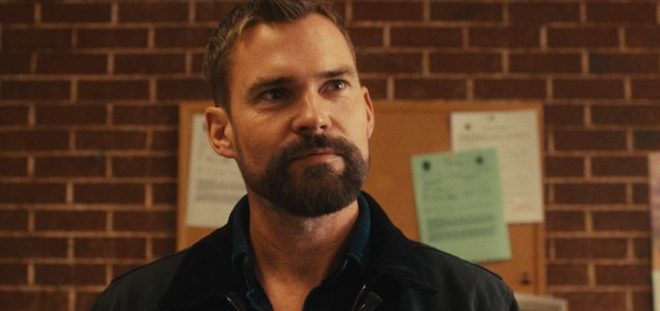 Sean William Scott dans Bad Man