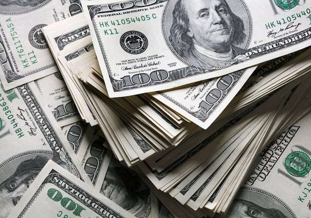 Liasse de billets de dollars