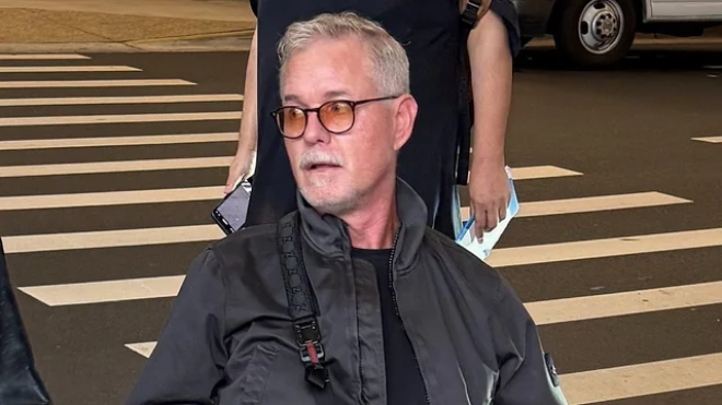 Eric Dane en fauteuil roulant