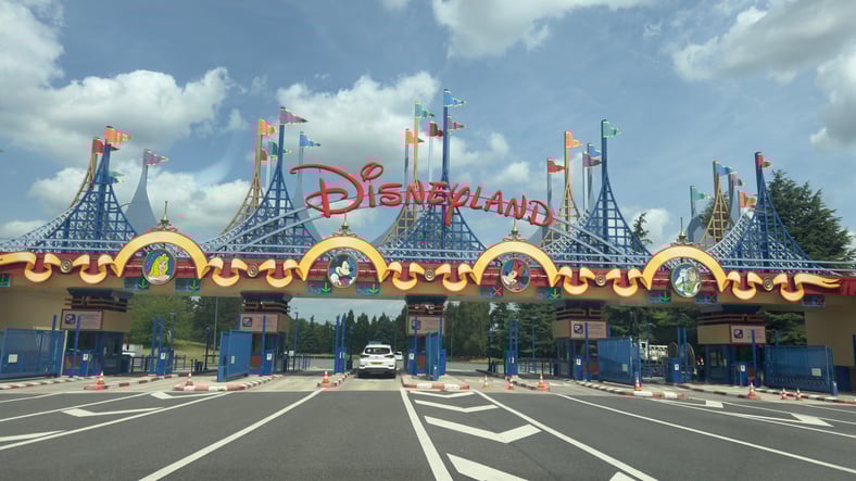 Entrée du parc Disneyland de Paris