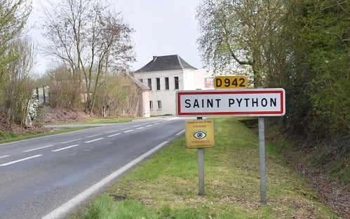 Panneau indiquant la commune de Saint-Python