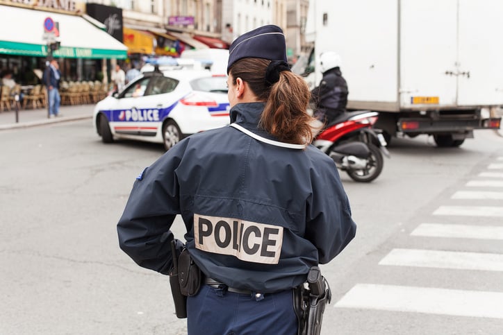 Une fonctionnaire de police française