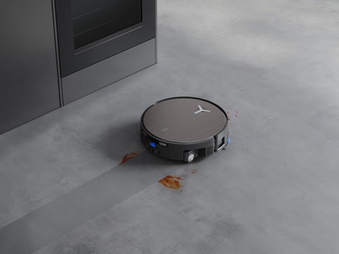 Le Deboot X11 OmniCyclone nettoie une trace de ketchup