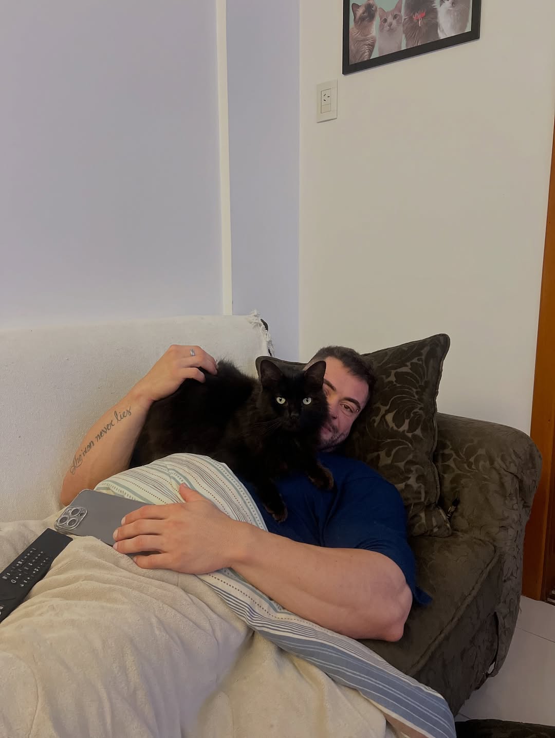 Kadu Santos et son chat