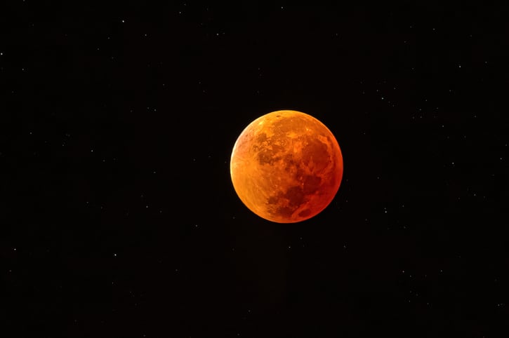 Une Super Lune orange