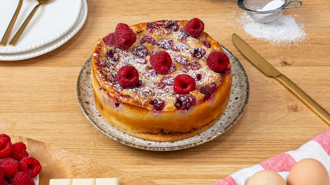gâteau moelleux au chocolat blanc et aux framboises