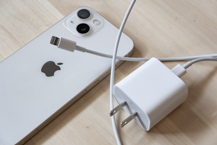 Apple confirme que les Iphone auront un chargeur USB-C en Europe