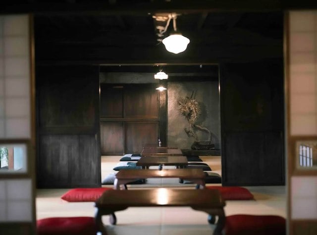 L'int&eacute;rieur de vieille maison de 180 ans dans le village de Kamijo