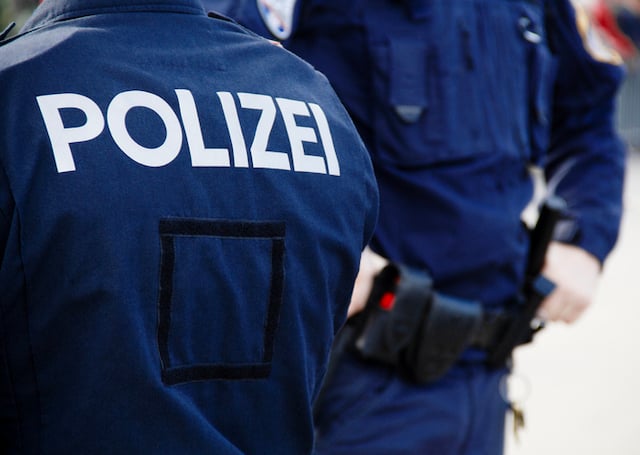 Deux agents de police &agrave; Vienne