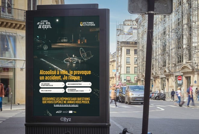 Une affiche sur le code de la sortie de route