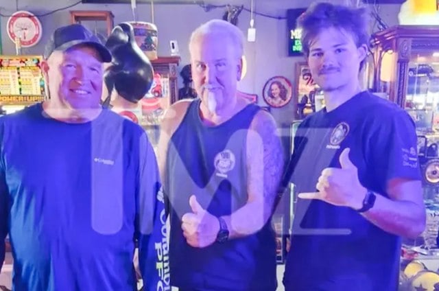 Darrell Sheets avec deux fans