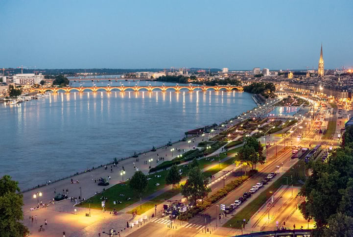 Une vue a&eacute;rienne du pont de Bordeaux