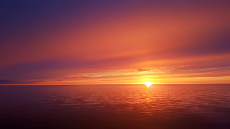 Un coucher de soleil sur l'oc&eacute;an
