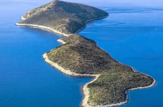 L'&icirc;le de Makri