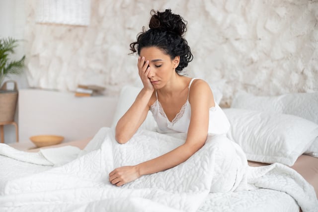 Une femme fatigu&eacute;e au r&eacute;veil
