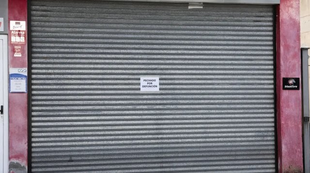 Vue du garage ferm&eacute; suite &agrave; un d&eacute;c&egrave;s
