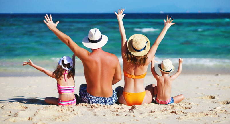 Une famille sur une plage